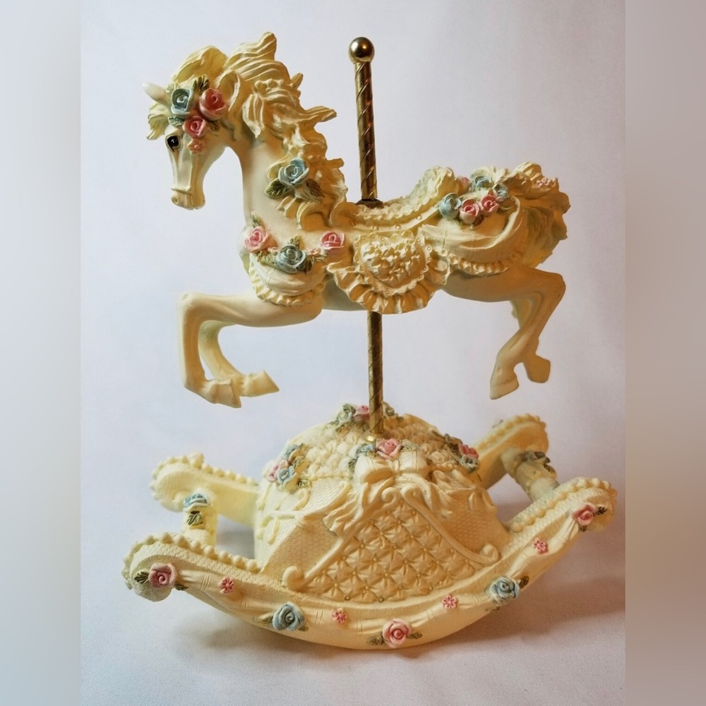 Porcelain moving rocking horse with music 🎶 box